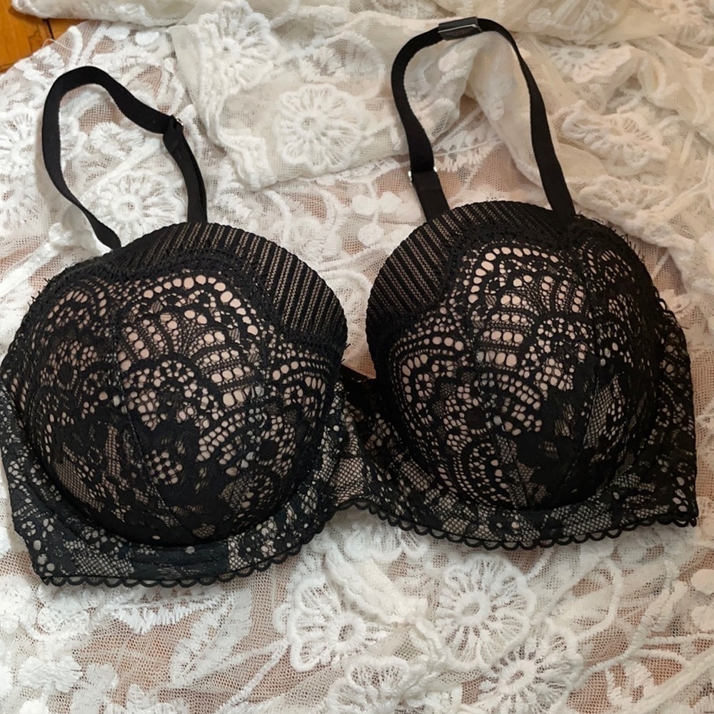 NWT Victoria’s Secret bra size 32DD